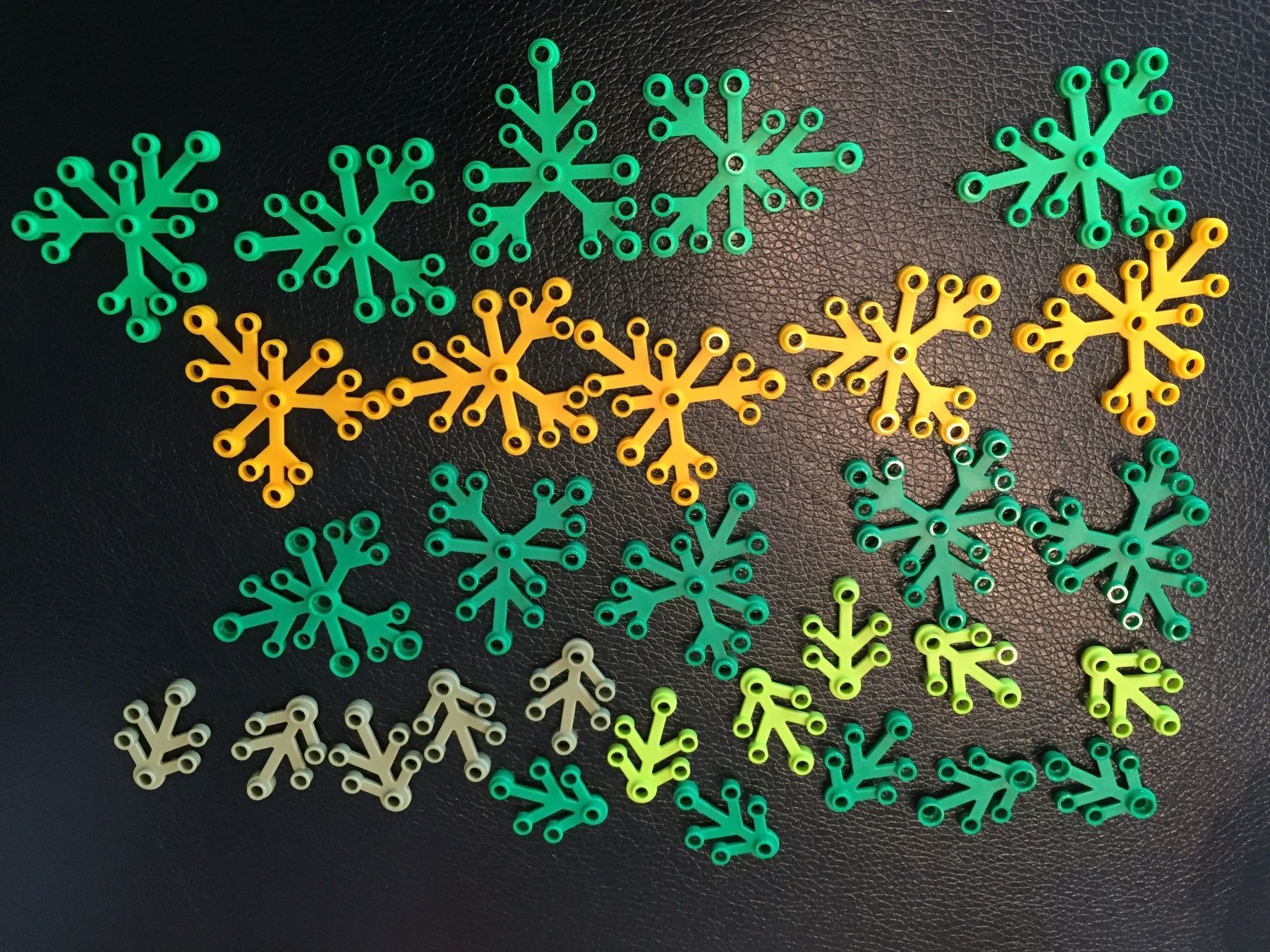 Lego Spielzeuge: 30 Lego Ast / Baumelement div. Farben – Neu (gemäss Beschreibung) aus Rebstein von Soapyy13