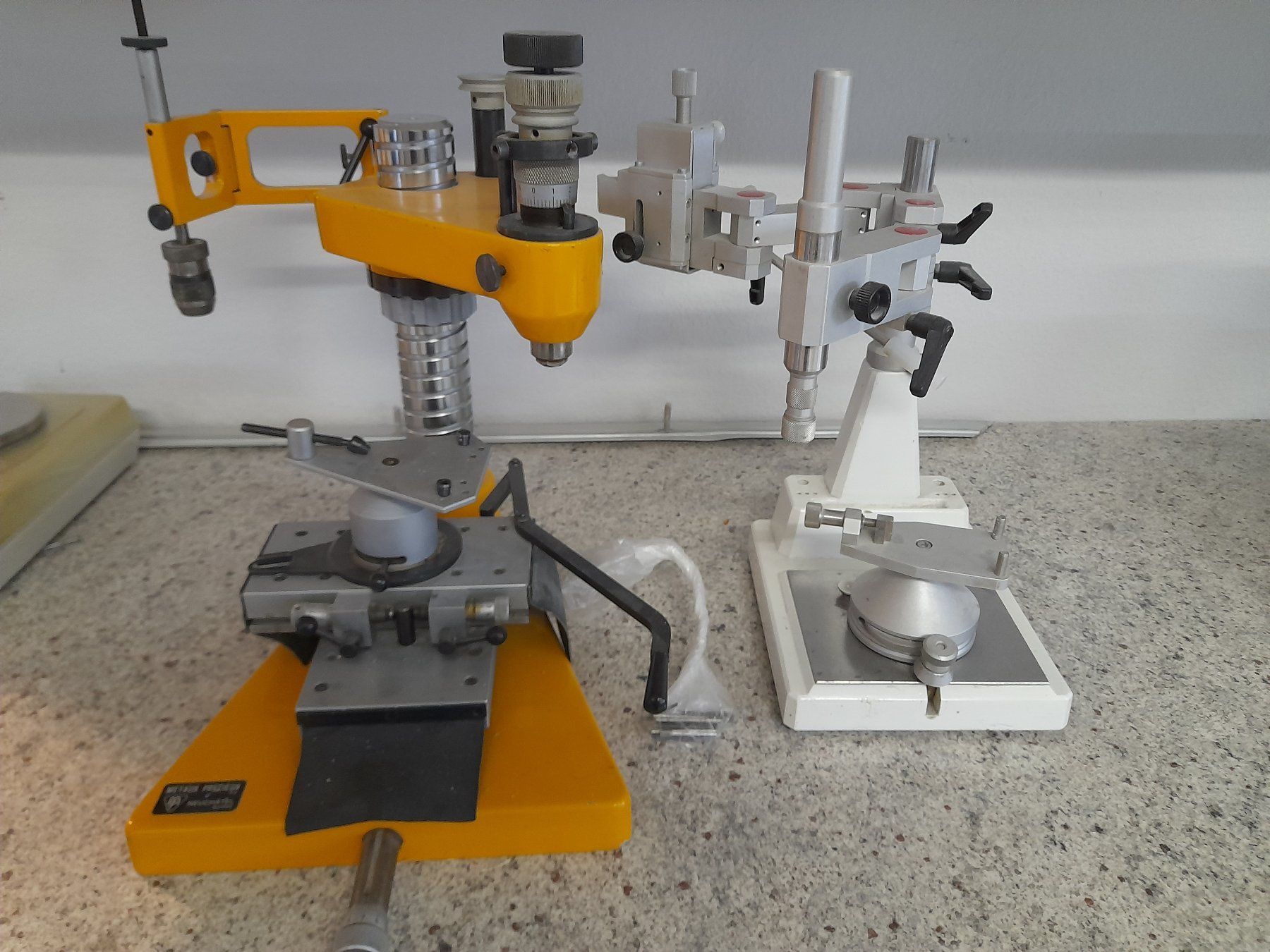 Tutte le macchine: 2 paralléliseurs pour laboratoire dentaire. – Usato da St-Aubin-Sauges venduto da bestplouc