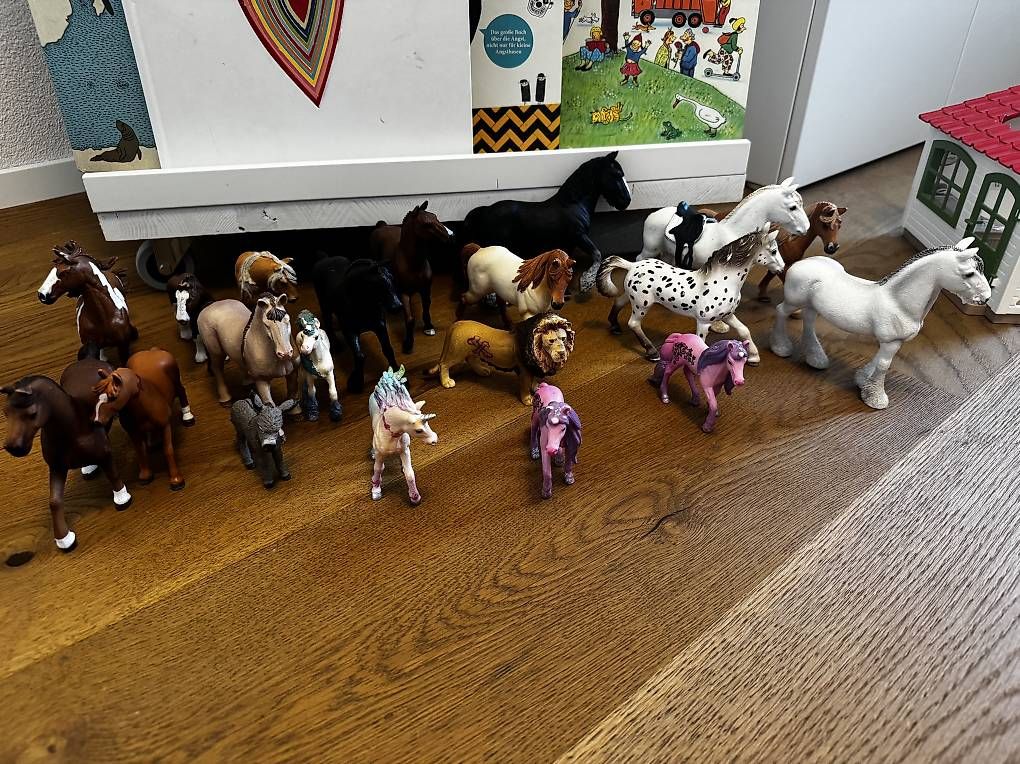 Jouets: Schleich, Tierklinik, Pferde – D'occasion à Schinznach-Dorf par halleroy 1