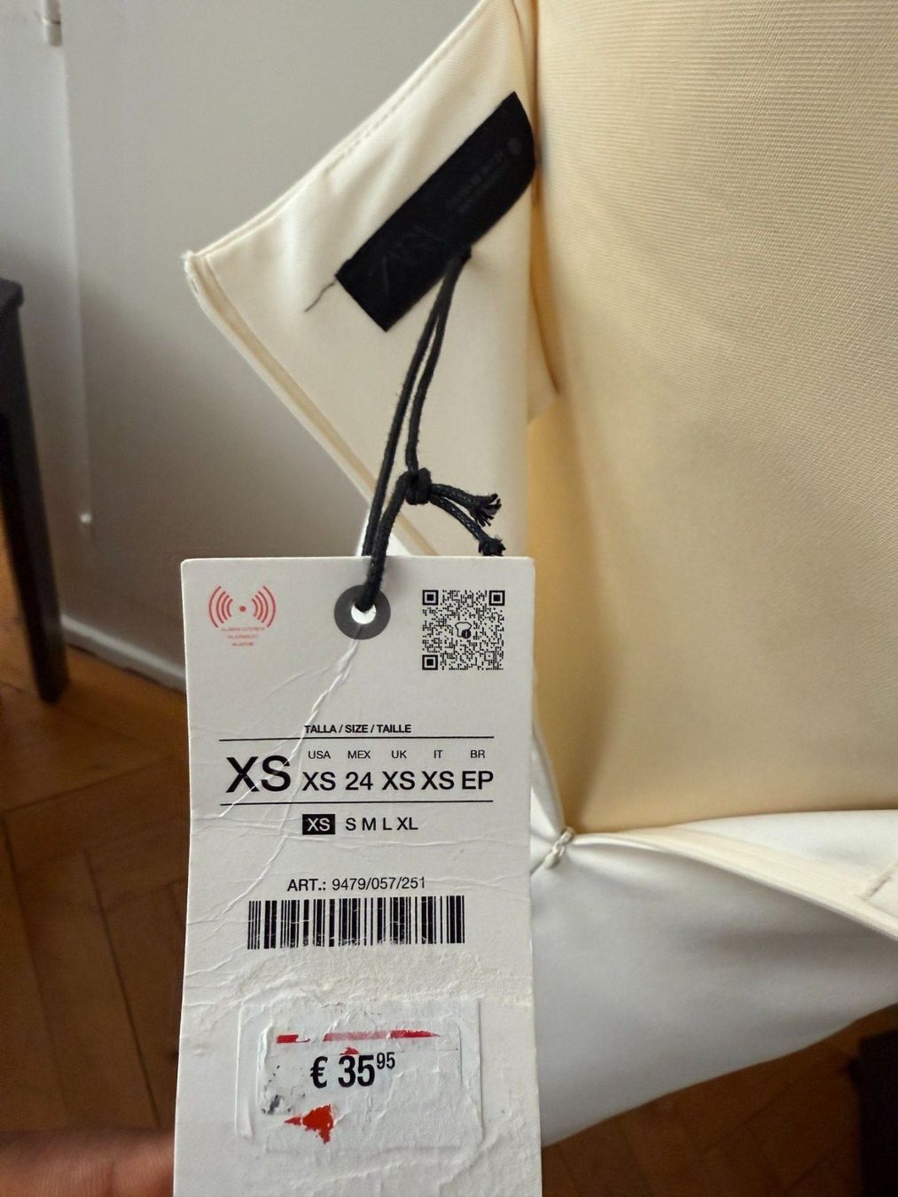 Zara Kleider: Robe blanche Zara – Neu und originalverpackt aus Le Locle von tchanatakoua 5