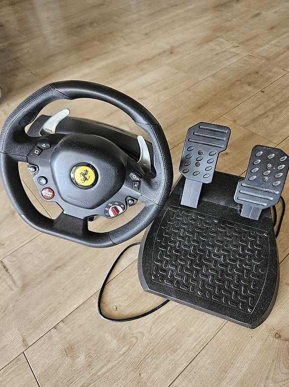 Controller: Volant et pédales pour console jeu vidéo  – Usato da Le Locle venduto da Larry67 2