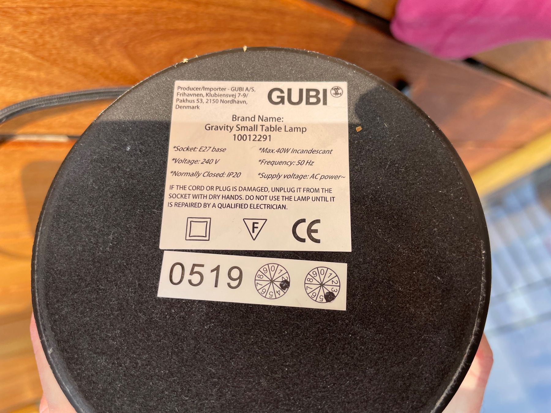 Gubi Lampade: Gubi Gravity Table Lamp Small - Black/White - Like new #2 – Nuovo (secondo la descrizione) da Meilen venduto da TN20 8