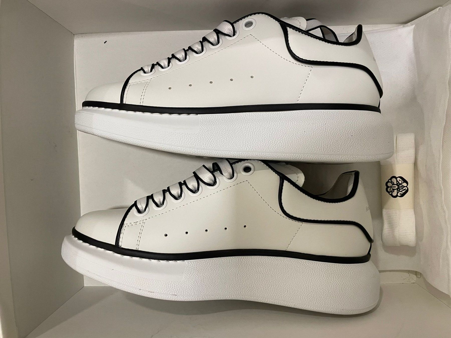Alexander Mcqueen Chaussures hommes: Alexander McQueen Oversized Sneakers — EU 36 – Neuf (Voir description) à Binz par Aleksruski 5