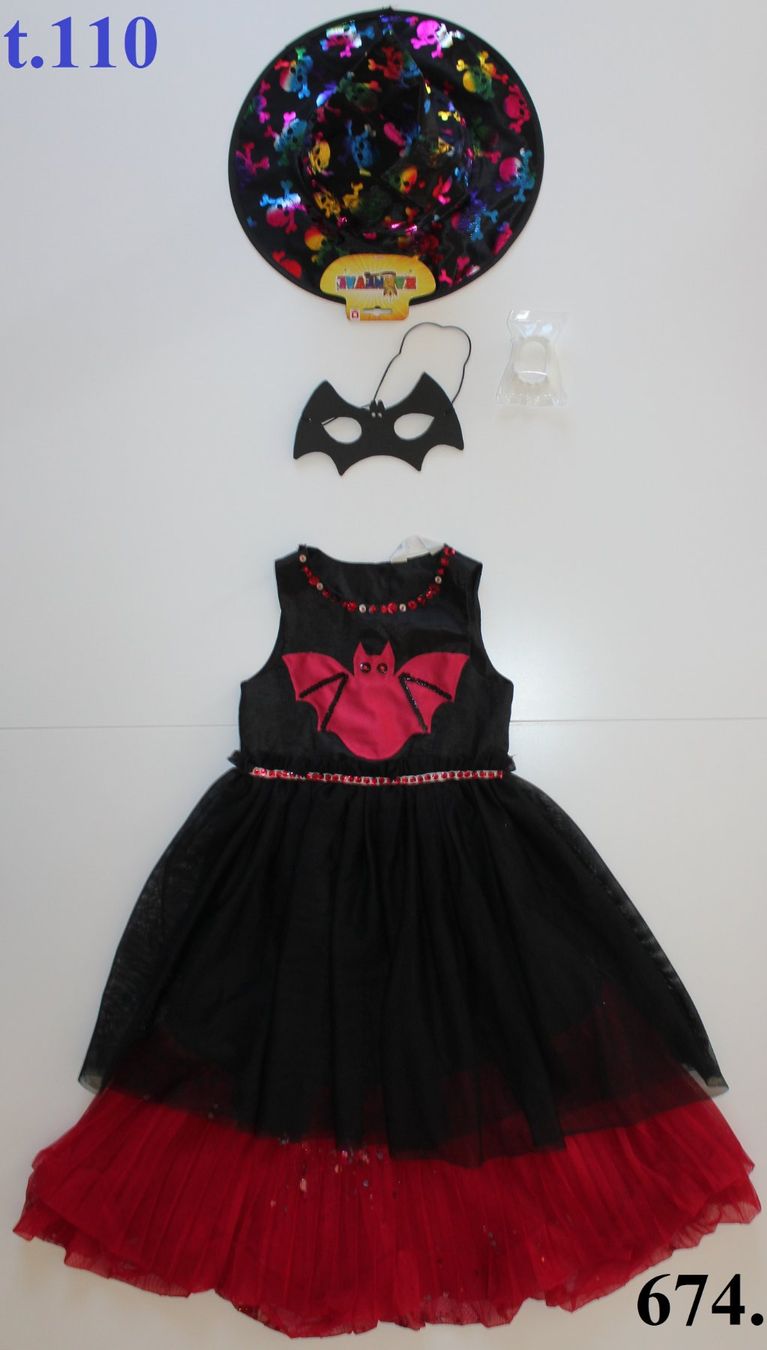 Kostüme: Costume sorcière - vampire / Hexe - Vampir t. 110 – Gebraucht aus Peseux von CoolShoping