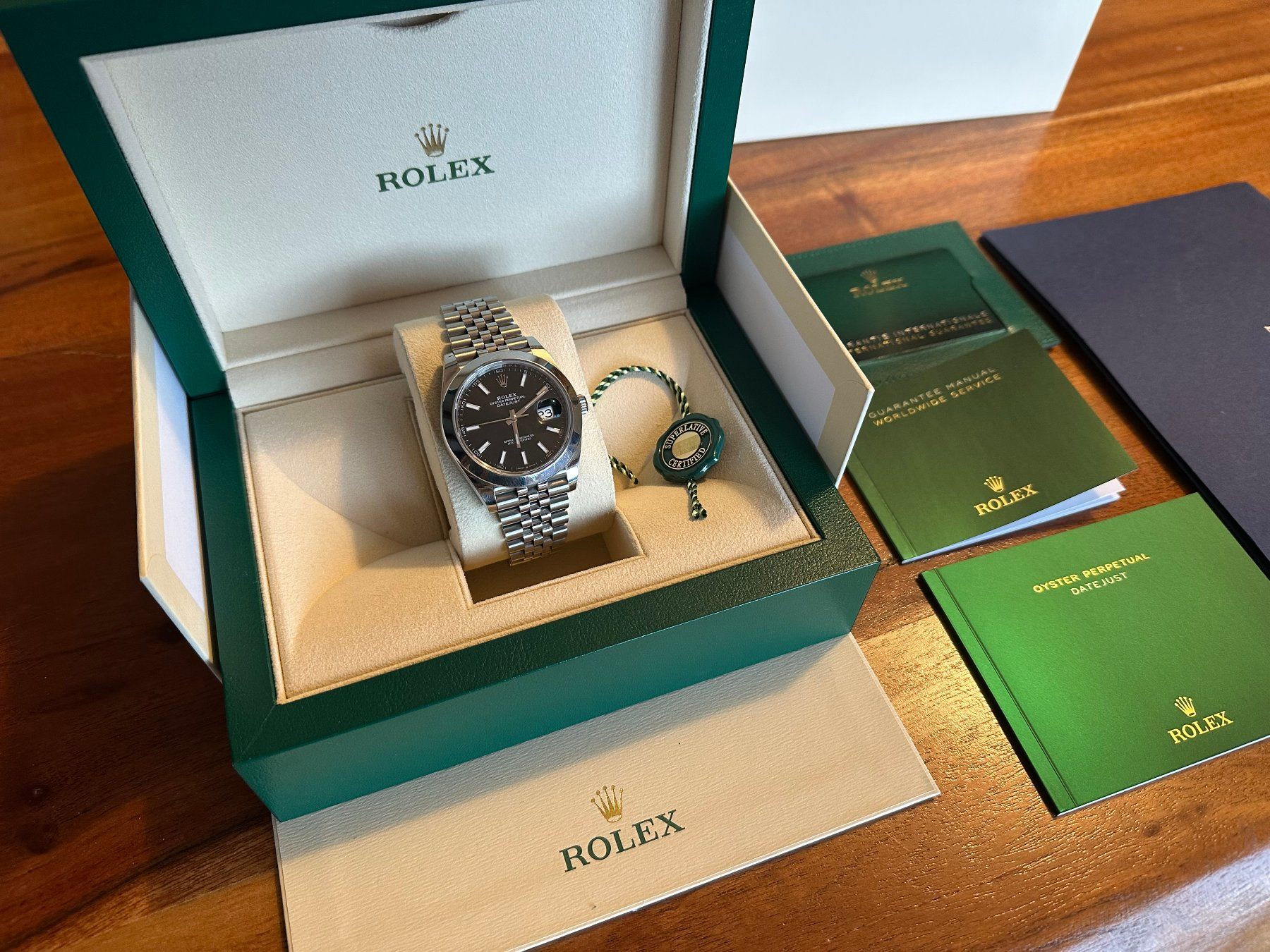 Rolex Orologi: Rolex Datejust 41 Ref. 126300 Black Dial Jubilee Full Set – Usato da Morschach venduto da WizzaRde 5