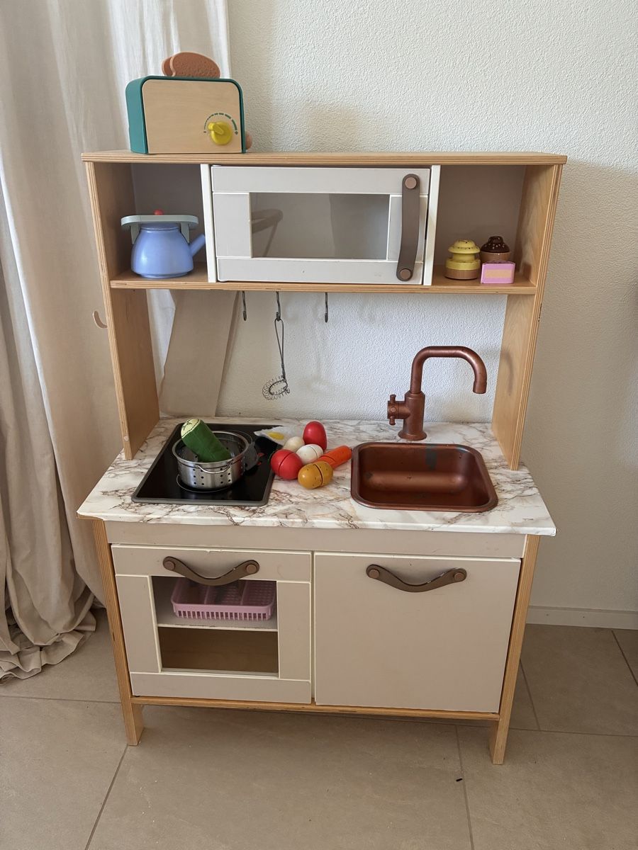 Ikea Giocattoli: Kinderküche mit Zubehör – Usato da Rifferswil venduto da nahug