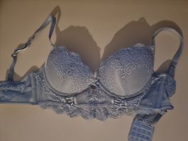 Hellblauer BH mit Spitze  75B Push up