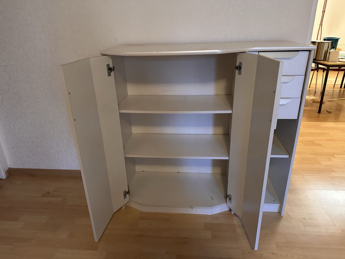 Cassettiere: Weißer Schrank / Kommode – gebraucht – Usato da Gelfingen venduto da Mandy_VC 2