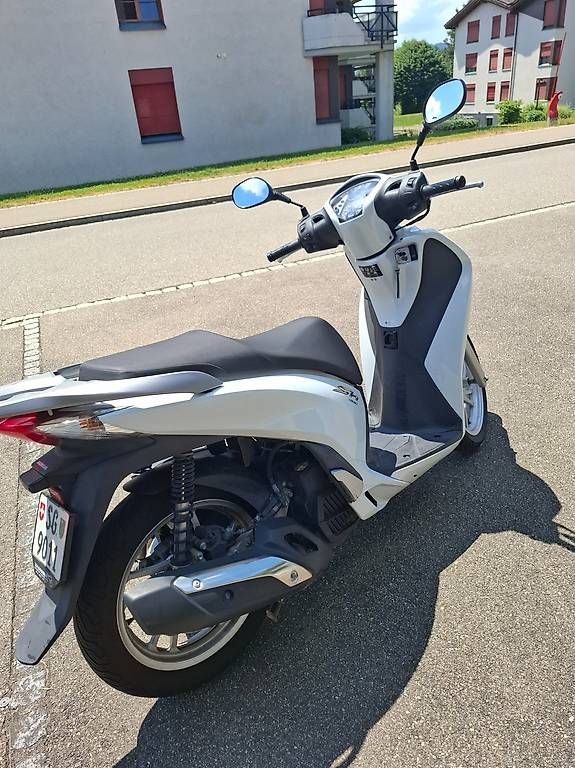 Strada: Schöne Honda sh 125 abs ab MFK – Usato da Abtwil SG venduto da MOTOMAX 3