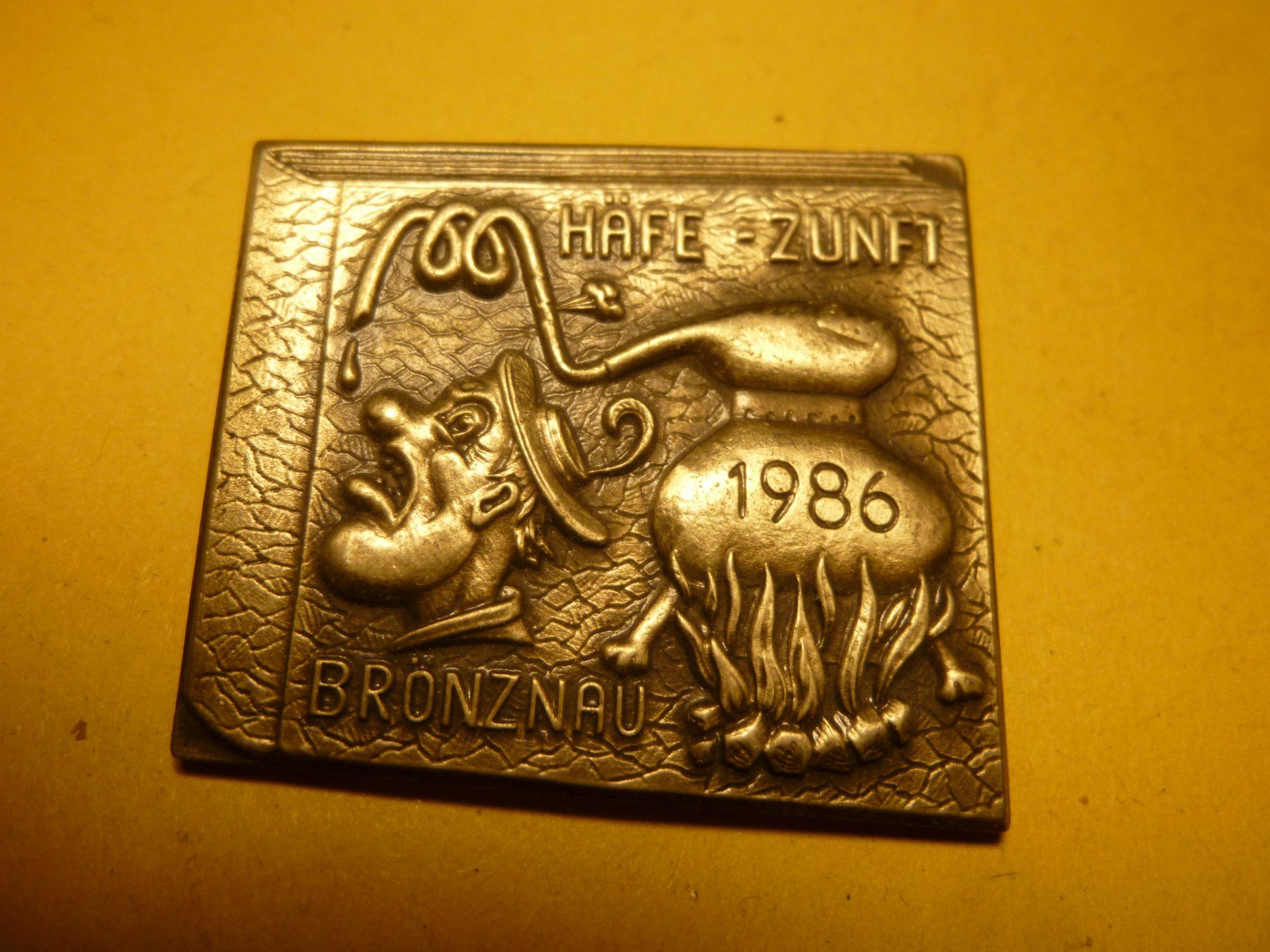 Placchette & Badge: BRÖNZNAU 1986 SILBER – Usato da Ried (Muotathal) venduto da Mandarin02