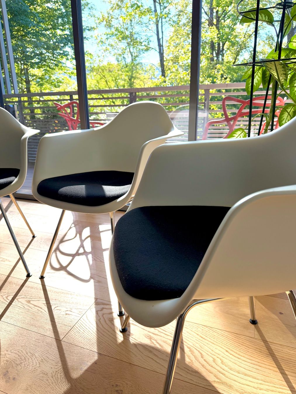 Vitra Sedie: Vitra Eames Armchair original - 3er Set – Usato da Zürich venduto da epe_ggn6 2