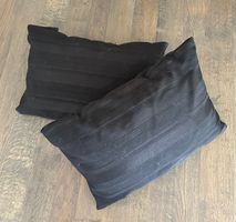 Elegante, schwarze Kissen für Sofa oder Bett - 2 Stück
