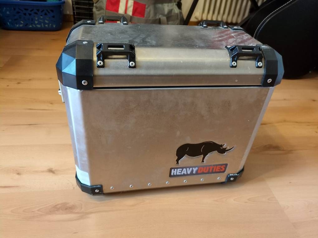 Valigie: 2 valises latérales heavy duties – Usato da Lausanne venduto da nin_nyc7