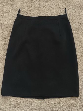Woman office skirt - size 36 - never worn