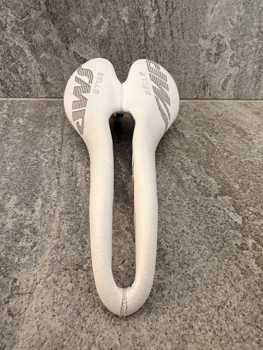 Pièces détachées: Selle SMP Dynamic Sattel - Weiss – D'occasion à Wabern par mrdel 3