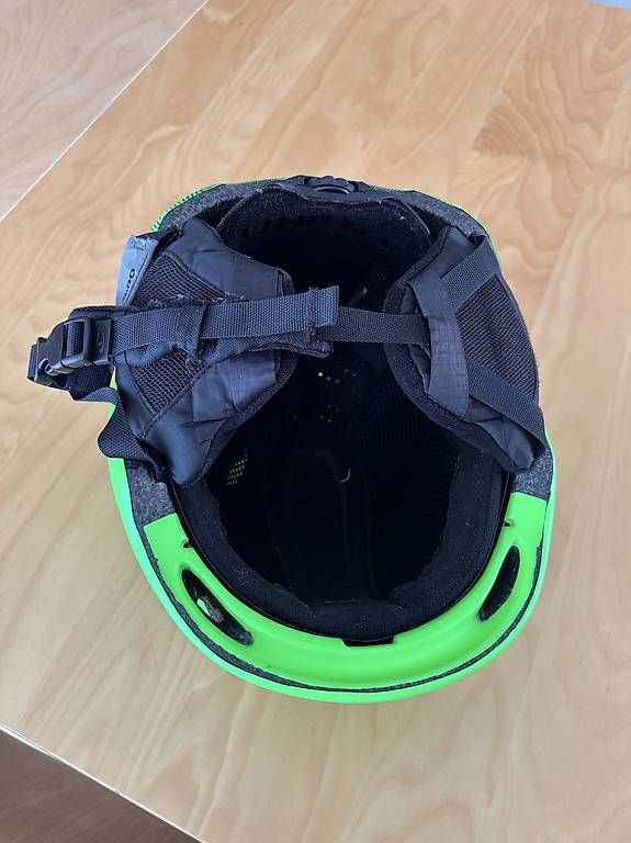 Caschi: Casque de ski vert Giro  – Usato da Vufflens-la-Ville venduto da floschlier 2
