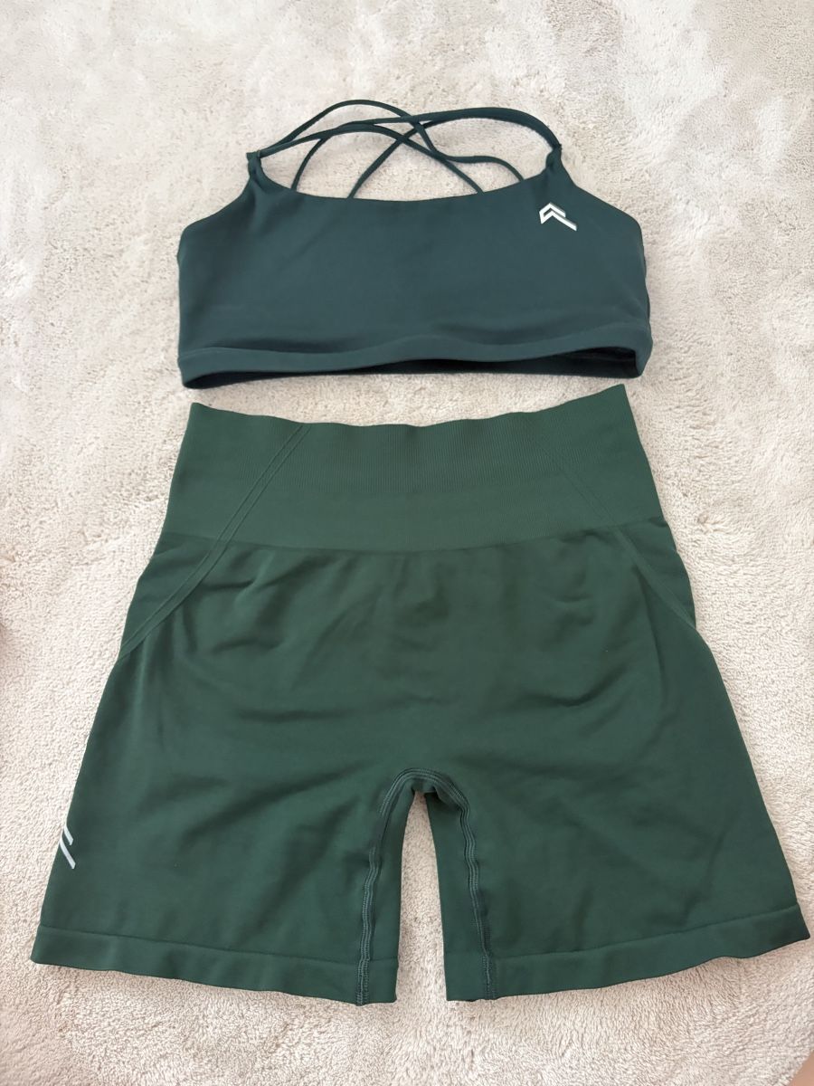 Oner Active Leggings: Oner Active Zweiteiliges Set Forestgreen – D'occasion à Kriens par f.birrer