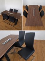 Tisch und Stühle