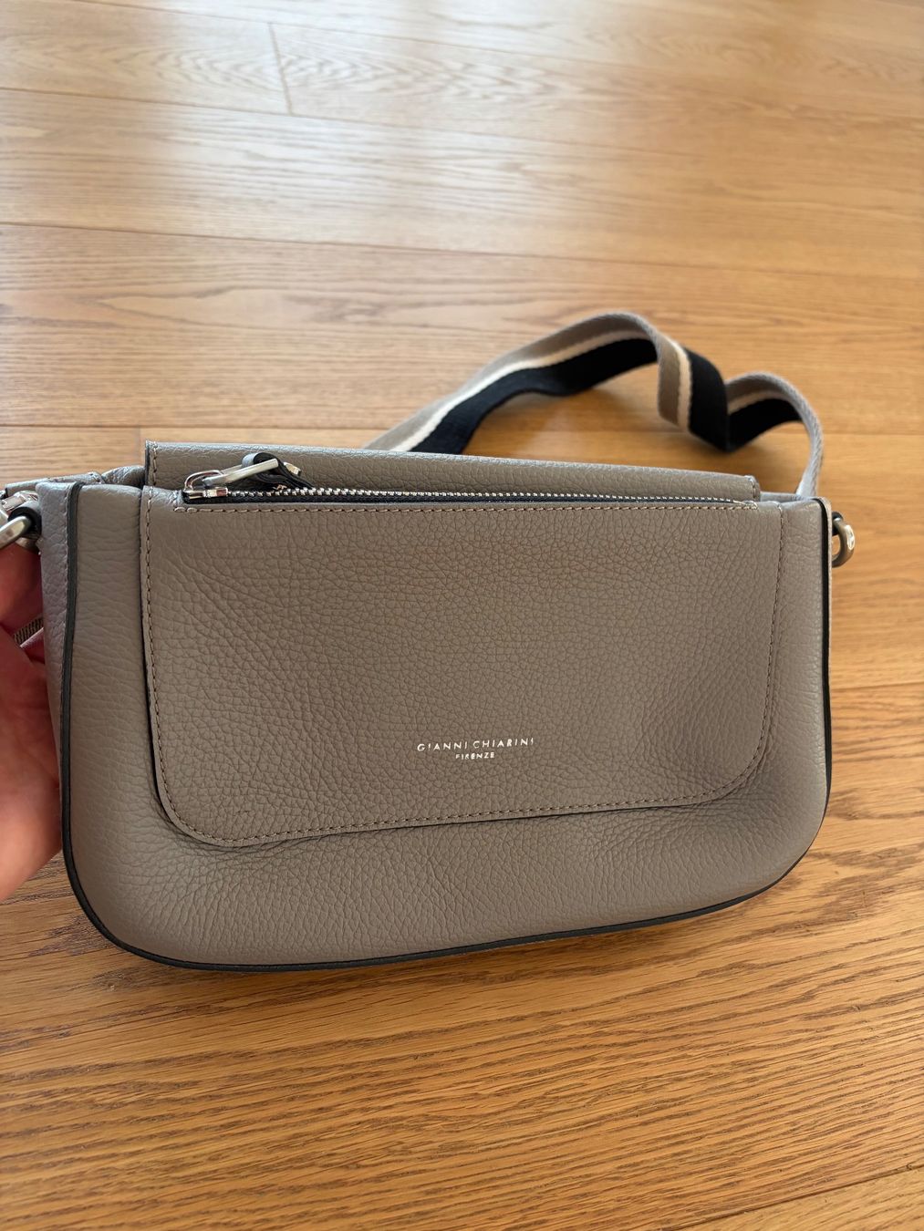 Gianni Chiarini Borse da donna: Gianni Chiarini Umhängetasche – Usato da Stäfa venduto da Elkouby 1