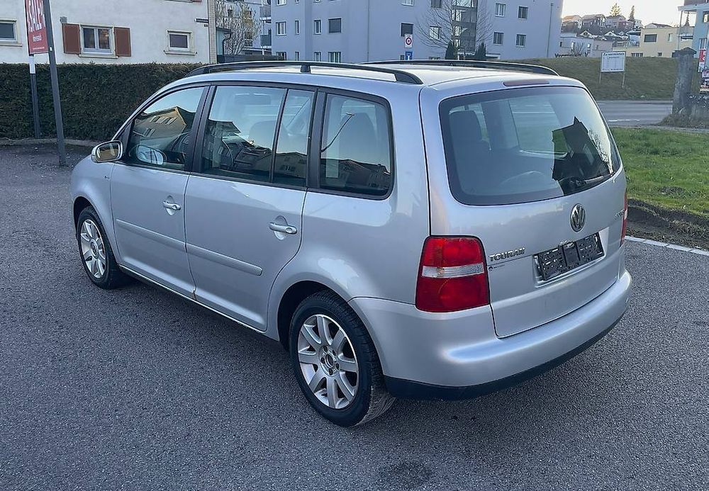 VW Touran 2.0 FSI Automatik 150 PS Läuft gut (Gebraucht) in Wil SG für ...