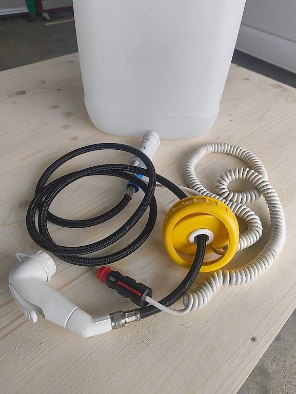 Duschen: Camping-Dusche – Gebraucht aus Wolfhalden von Snaegi 1
