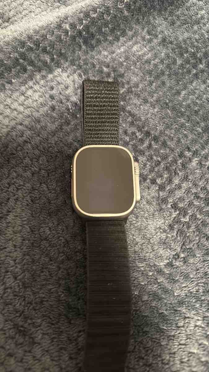 Apple Smartwatch: Apple Watch Ultra 2 GPS + LTE 49mm – D'occasion à Ueberstorf par jeromemanu