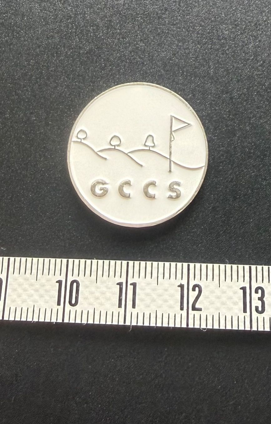Mazze & Set: Golfball Marker magnetisch, Golf & CC Schönenberg, 2,5 cm – Usato da Zollikon venduto da dorean 1