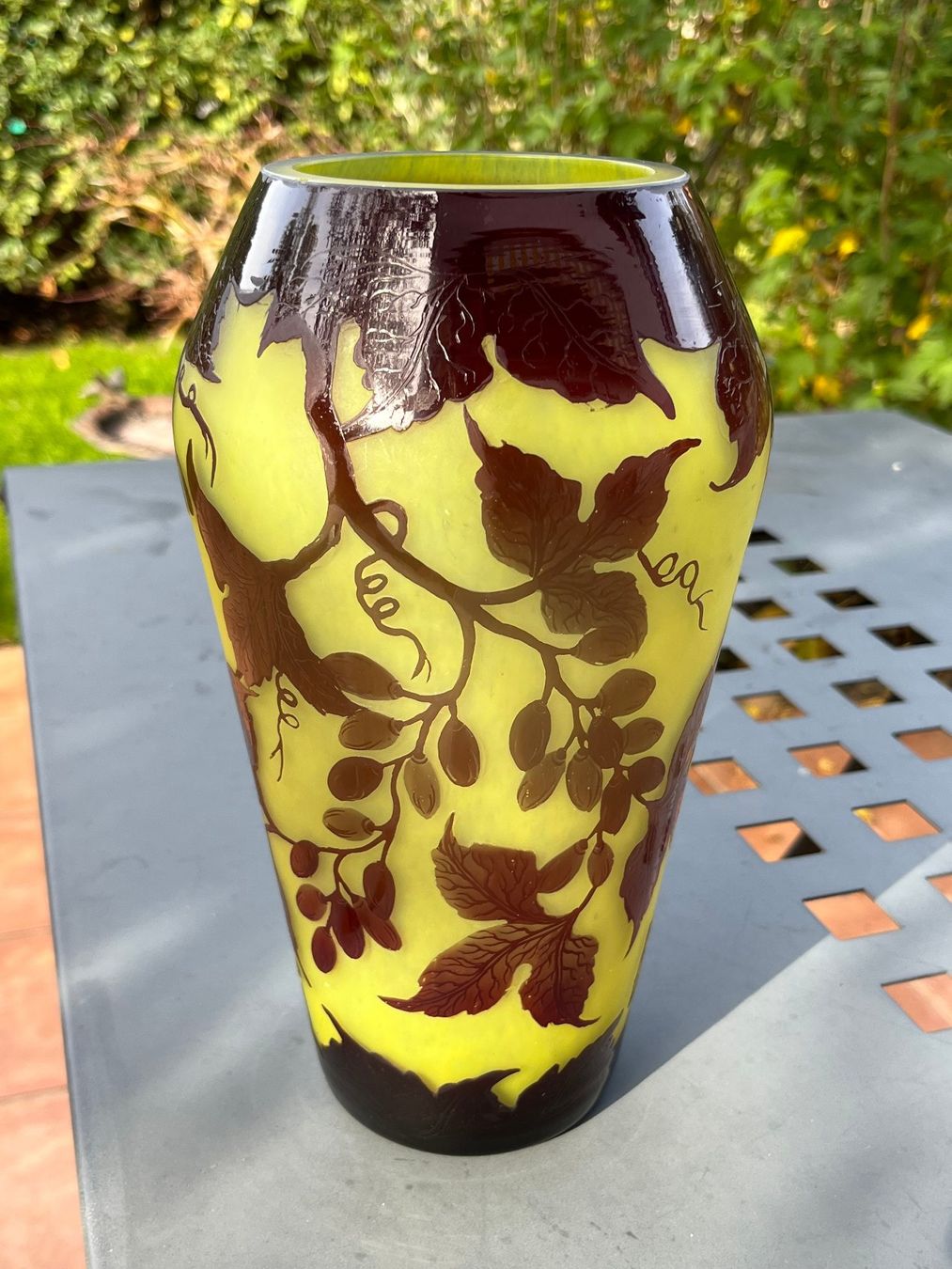 Vasi & Recipienti: Daum Nancy Vase mit Traubenblätter – Usato da Lenz venduto da Klimbim7083
