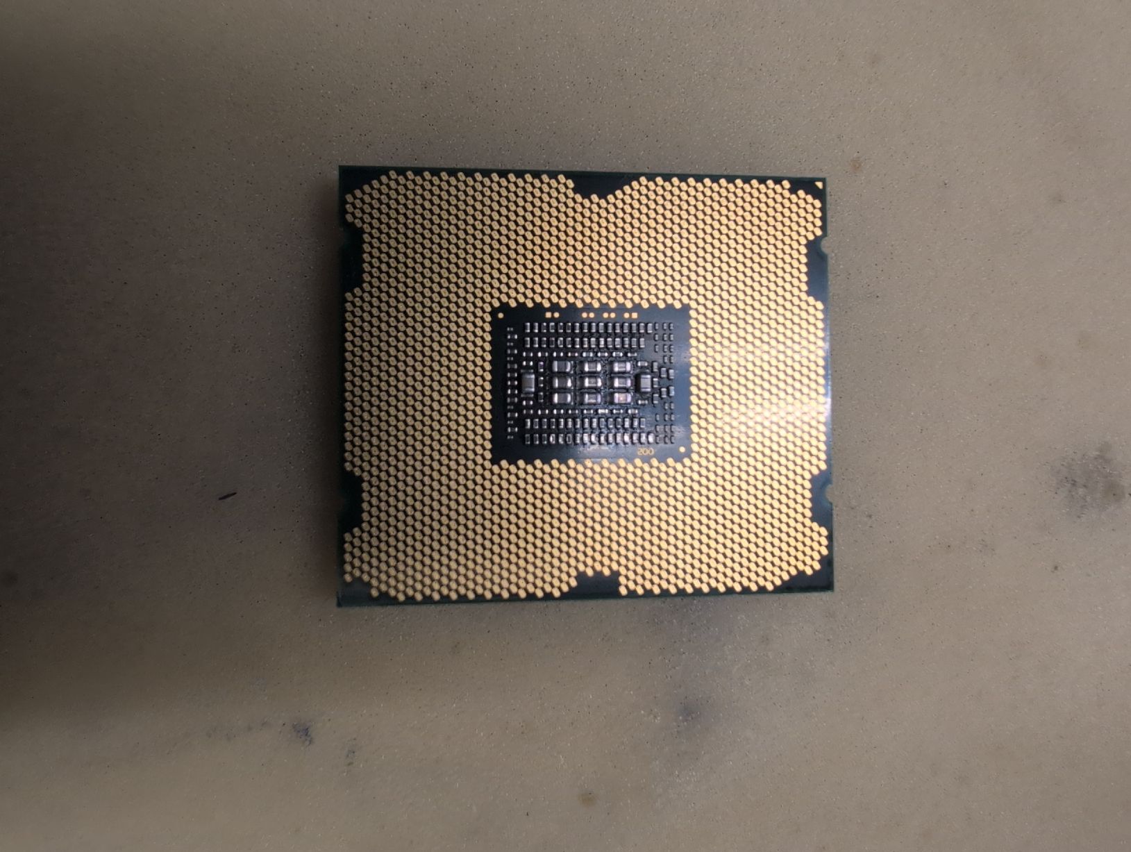Intel Serveurs: Prozessor Intel Xeon E5-2638 2.38GHz  – D'occasion à Malters par Ruemlibart 1