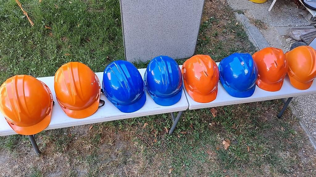 Visage & Oreilles: Casques de chantier  – D'occasion à Rances par luc_ht2w 1