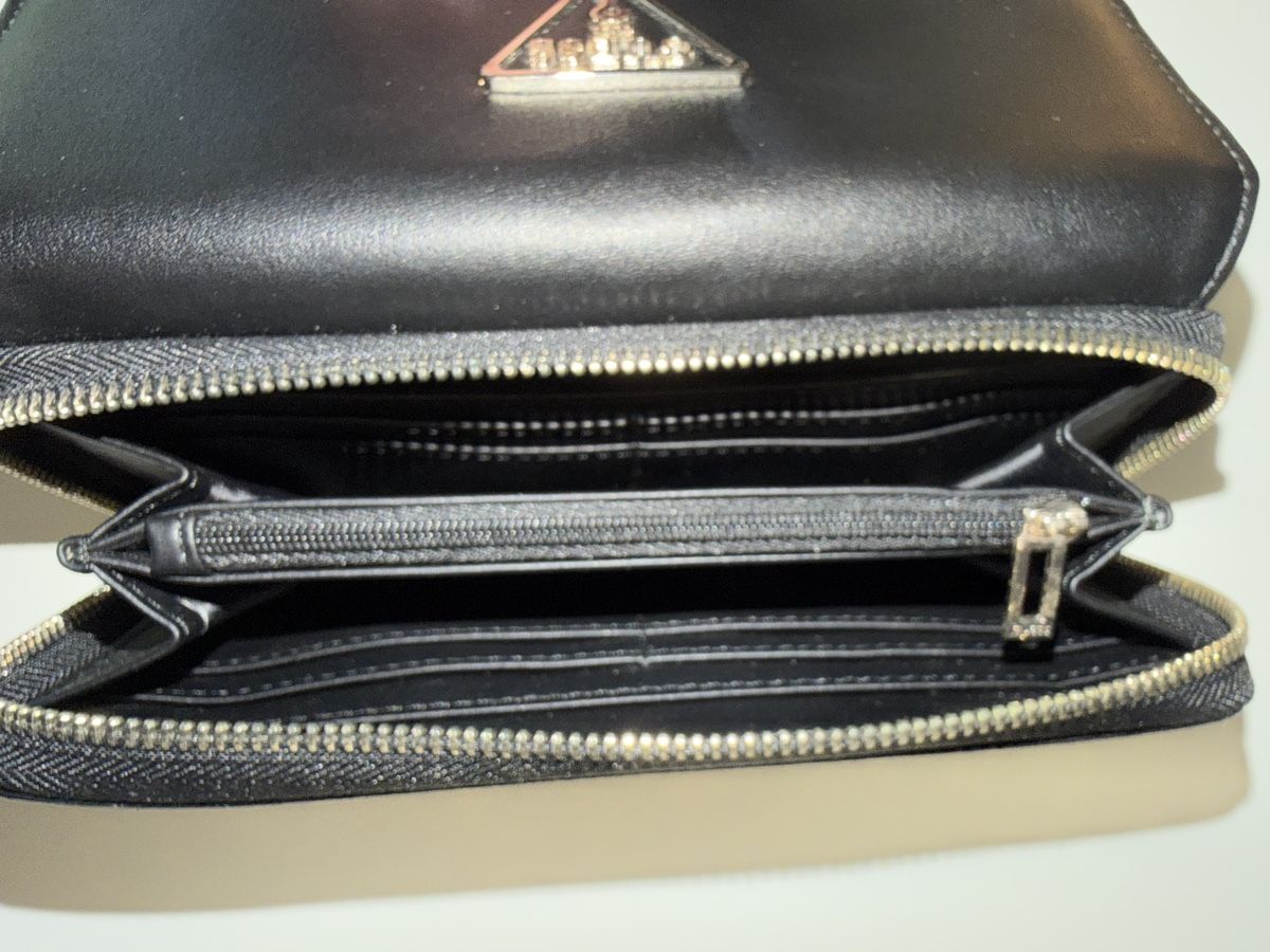 Guess Portamonete: Portefeuille Guess – Nuovo (secondo la descrizione) da Cologny venduto da PEACEANDLOVE 4