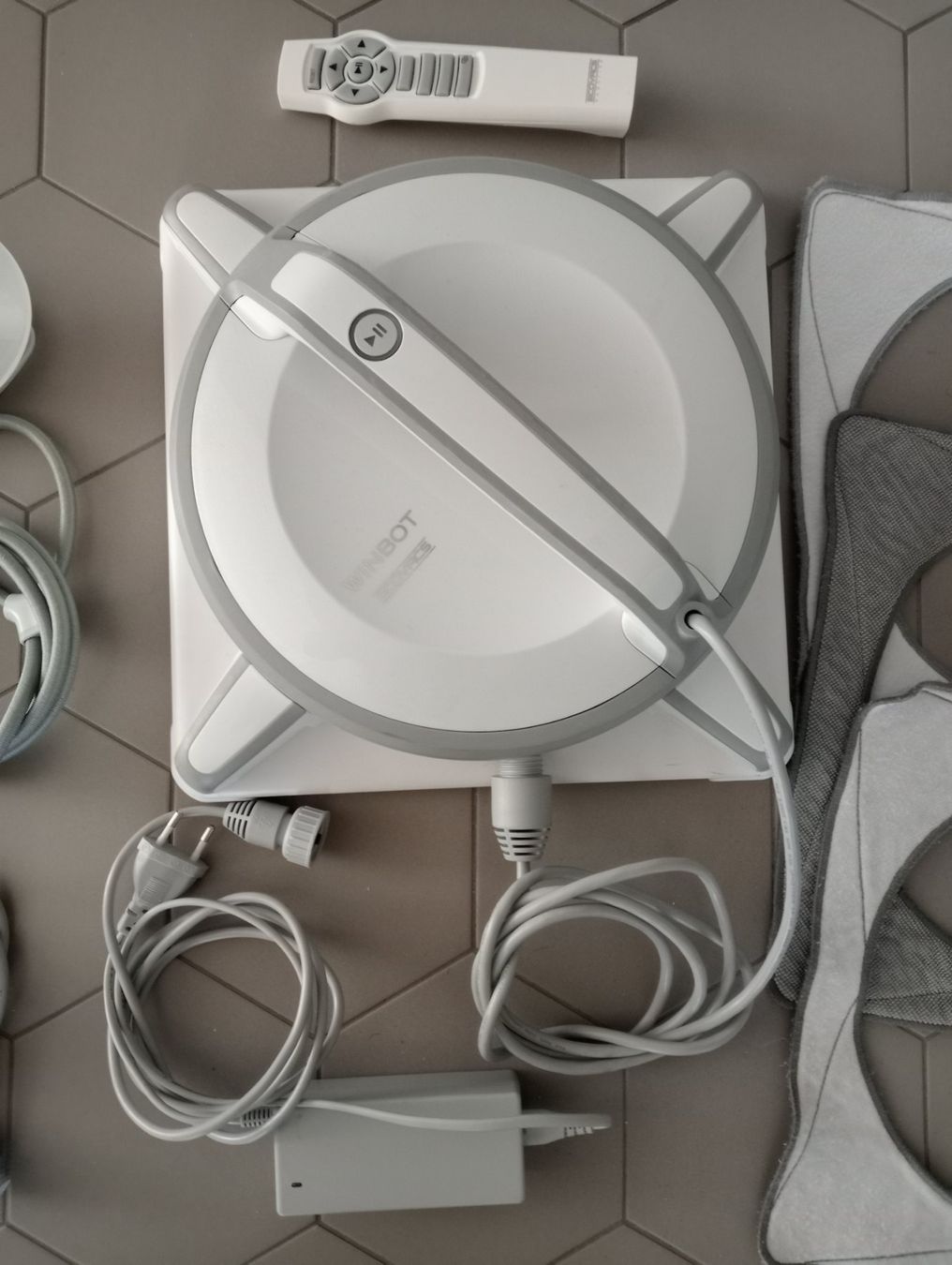 Ecovacs Altro per la casa: Ecovacs Winbot W930, Fensterputzroboter – Difettoso da Zürich venduto da sendbad 2