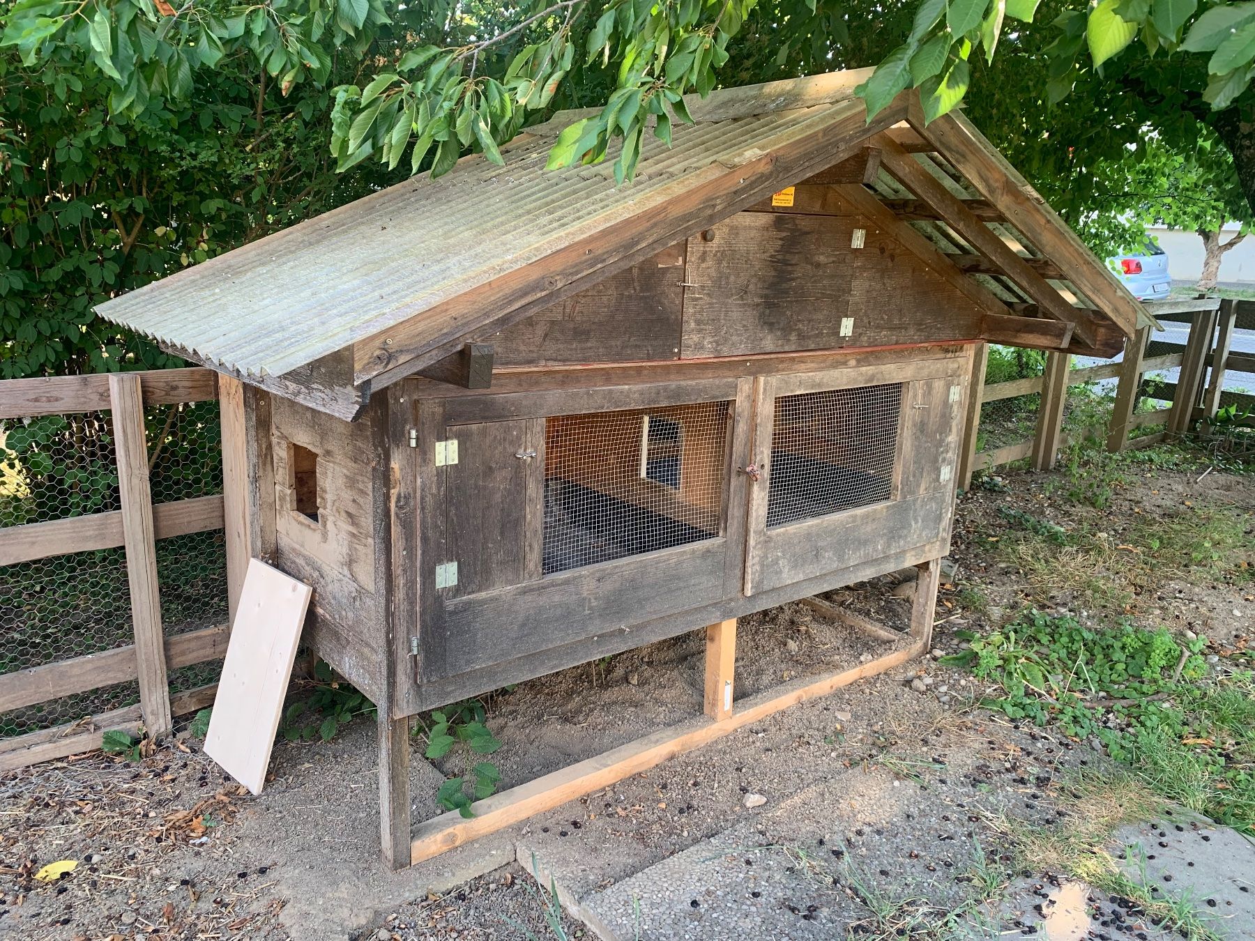 Cages, transport & sécurité: Kaninchenstall – D'occasion à Laupen BE par Mabrujama