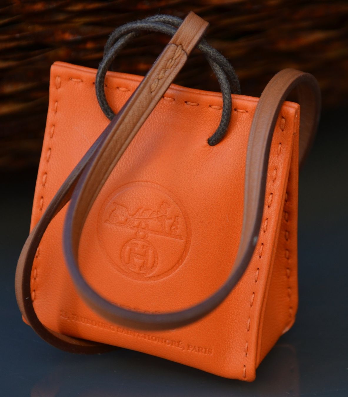 Hermès Borse: Hermès Sac Orange Leather Bag Charm – Usato da Collonges venduto da Auganien 5