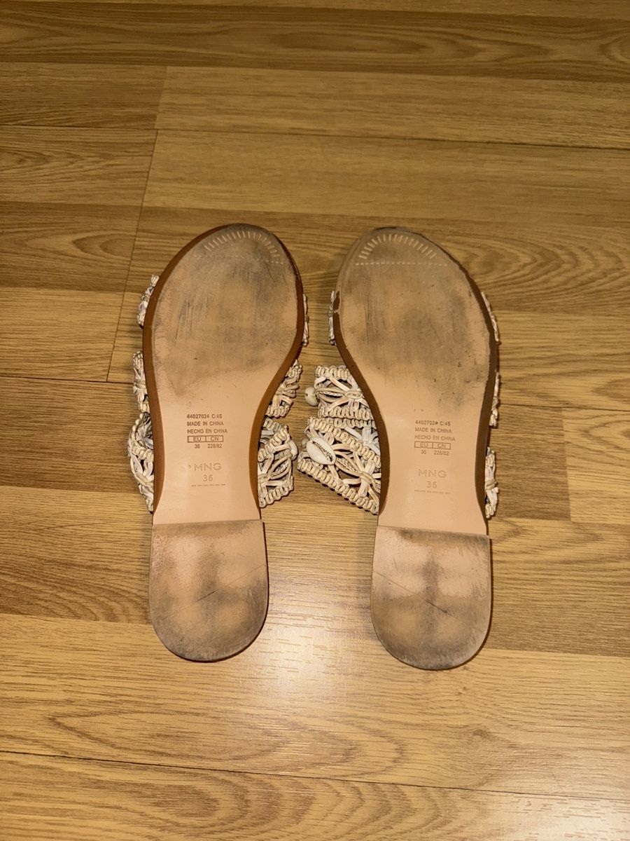 Mango Scarpe da donna: Sandalen/Pantoletten mit Muscheln – Usato da Zürich venduto da alexandragarcia1 2