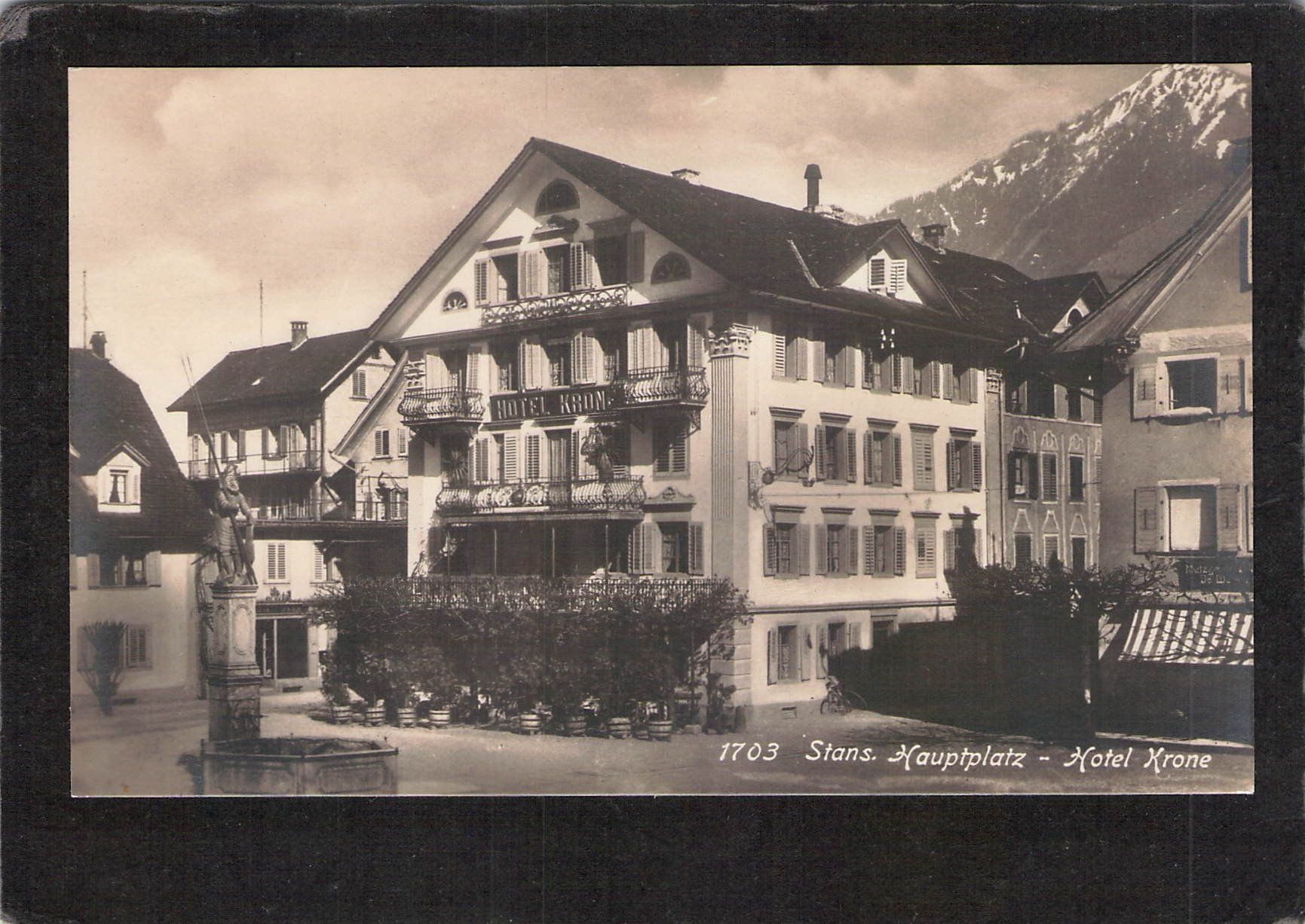 Cartoline postali: Stans NW , Hauptplatz , Hotel Krone – Usato da Reichenburg venduto da Pipo-67