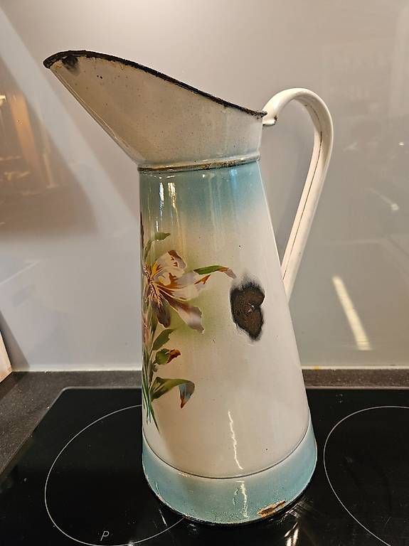 Caraffe: Emaille Krug antik und wunderschön – Usato da Gränichen venduto da Zmoonlight 2