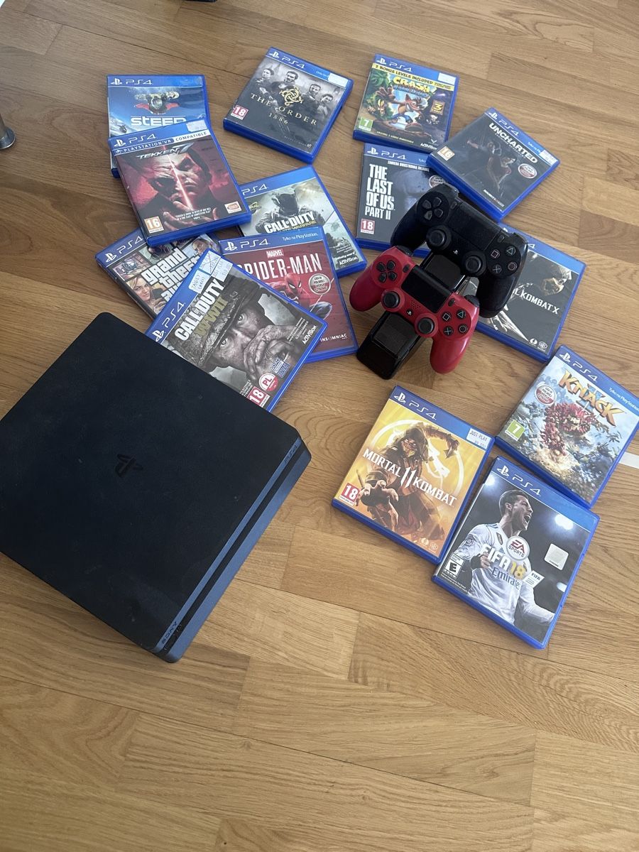 Sony Console: PS4 1T Konsole Set: 2 Controller, Ladestation & Top Spiele – Usato da Untersiggenthal venduto da mob_8my7