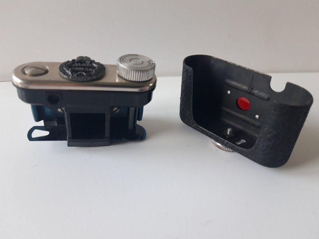 Fotocamera: Miniatur-Kamera Petitax – Usato da Küssnacht am Rigi venduto da blacky1 3