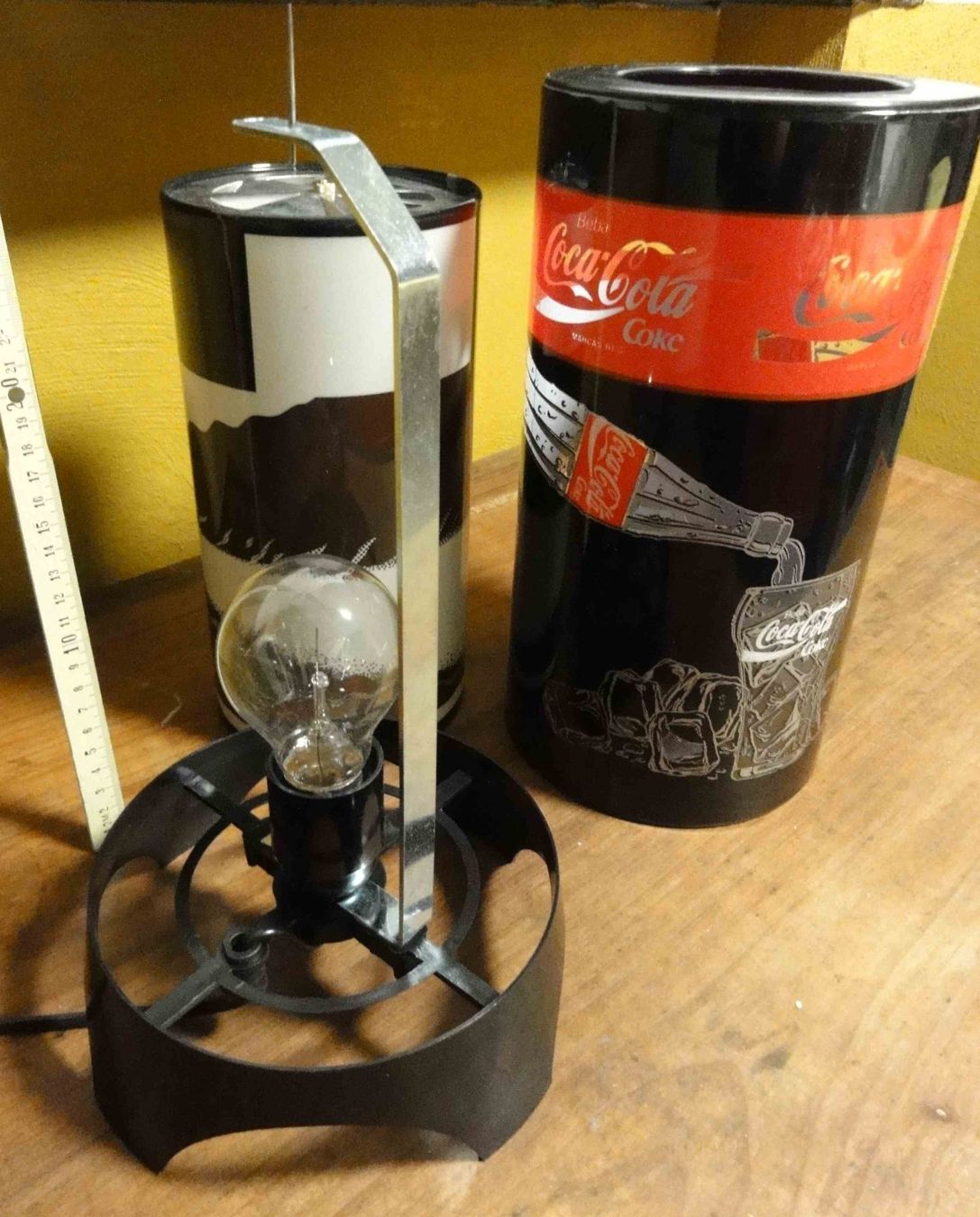 Lampade: Coca Cola Tischlampe aus Kunststoff – Usato da Wohlen AG venduto da Flusslauf 2