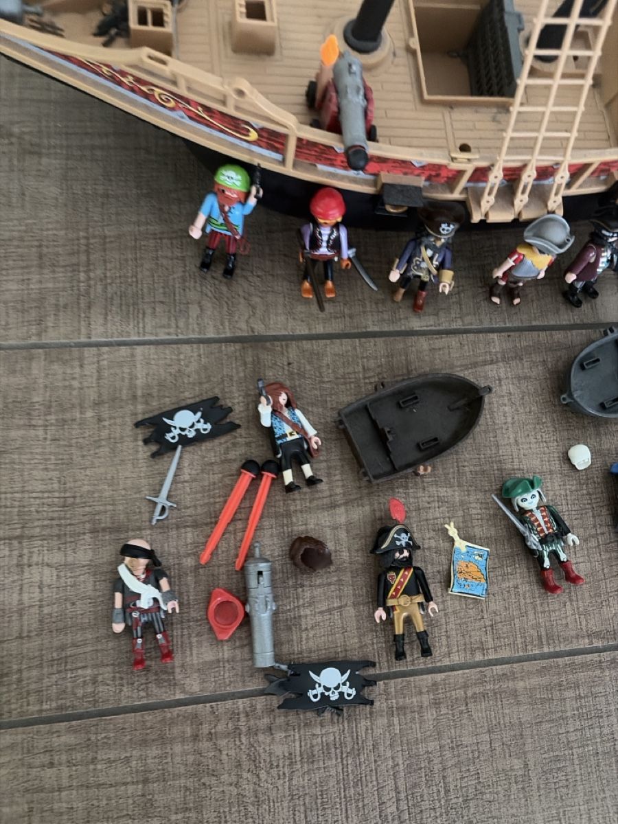 Playmobil Giocattoli: Playmobil Piratenschiff mit Figuren – Usato da Zürich venduto da marina76 1