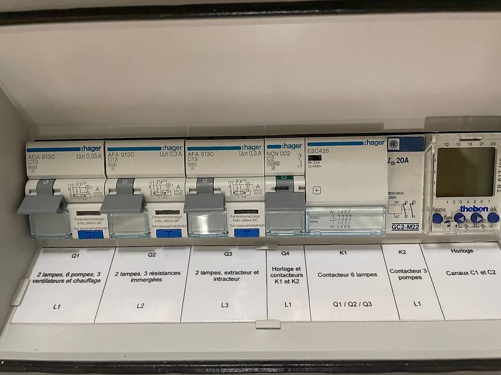 Elettrotecnica: Elektronischer Stromkasten – Usato da Bern venduto da Llcoole2000 1
