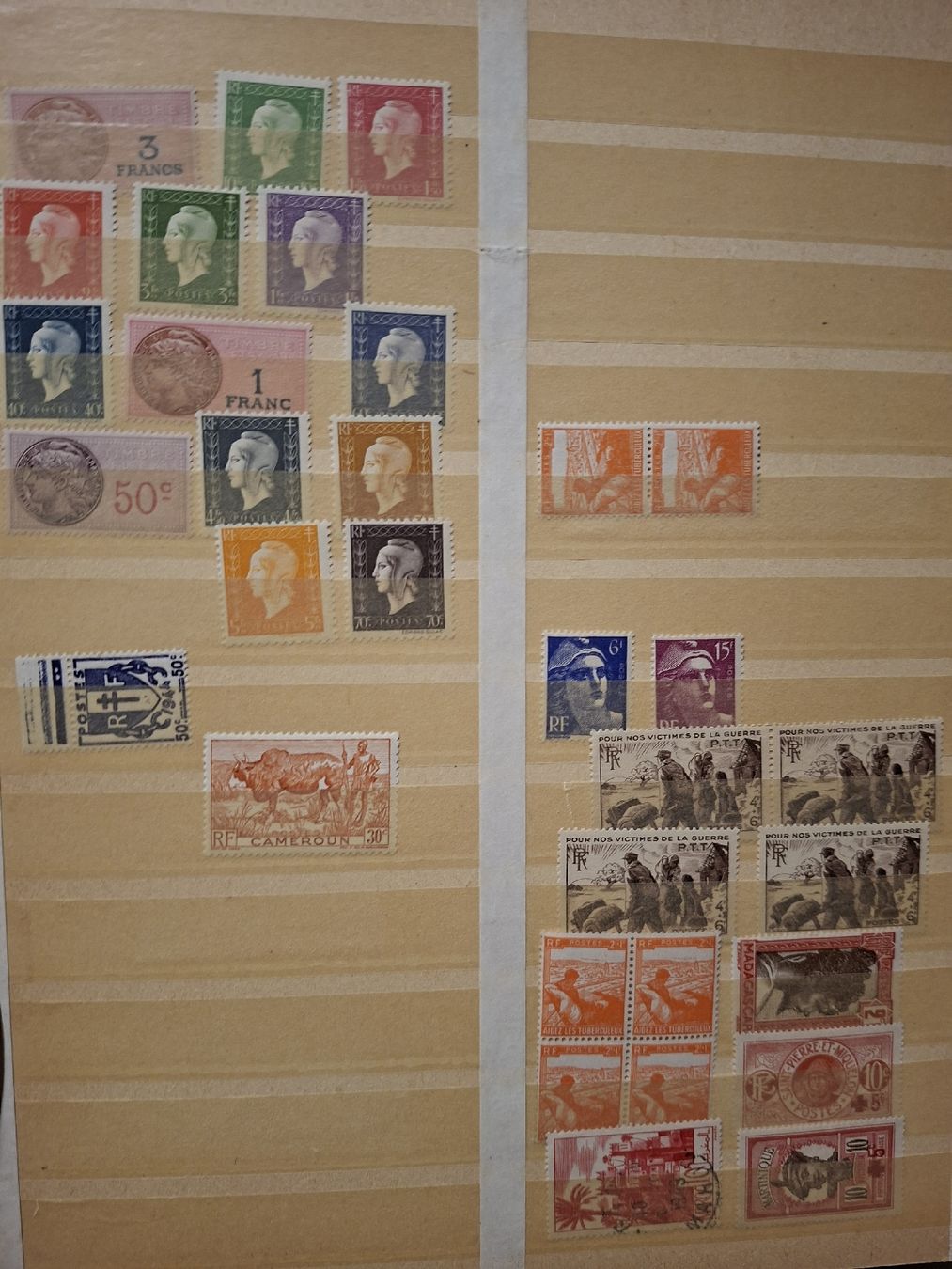 Tutti i francobolli: Briefmarken Album Diverser Länder  – Usato da Balgach venduto da SIMEON27 7