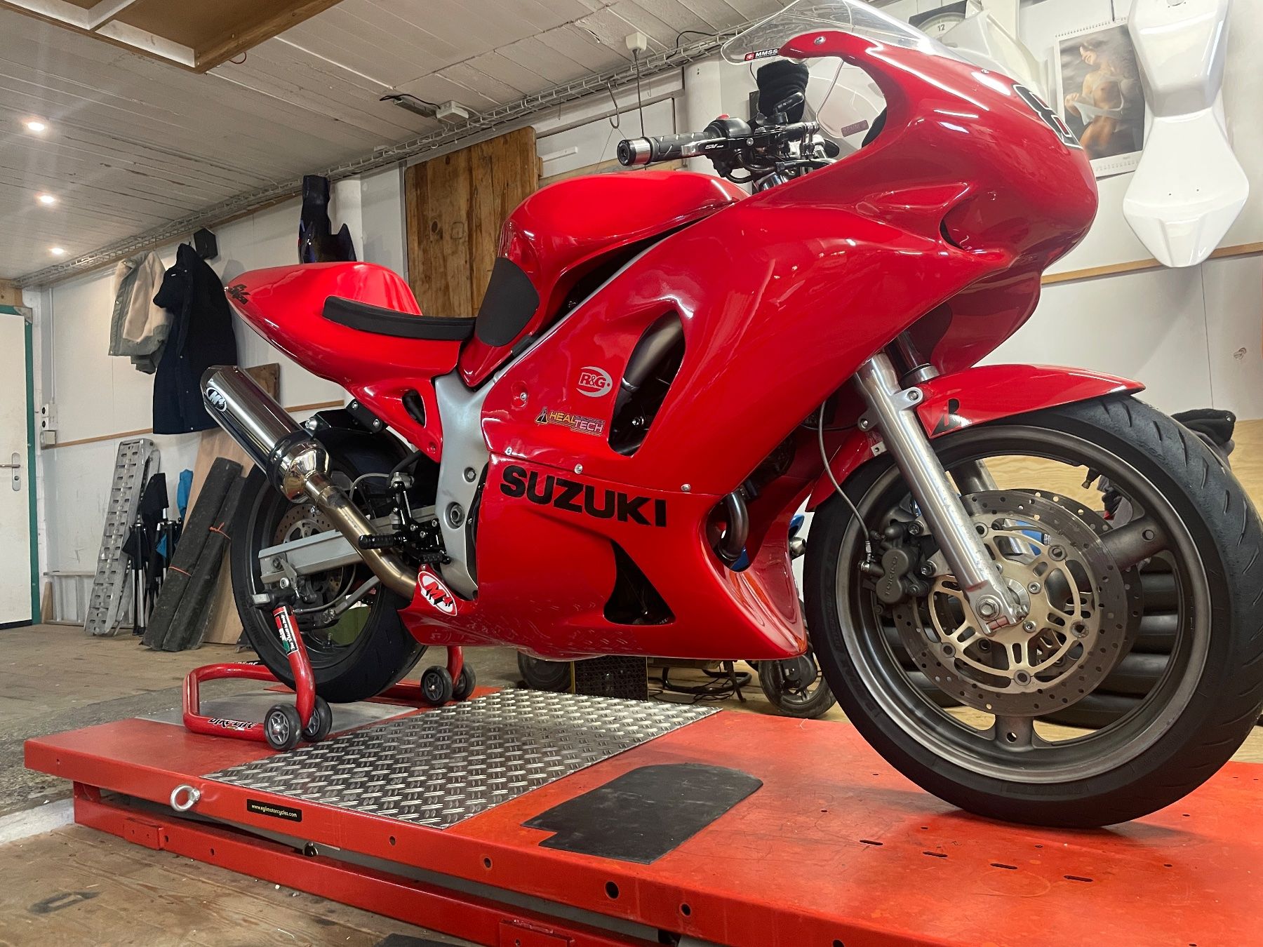 Suzuki Strasse: Suzuki SV650S, Rennstreckenmotorrad – Gebraucht aus Bettwil von Zneb84