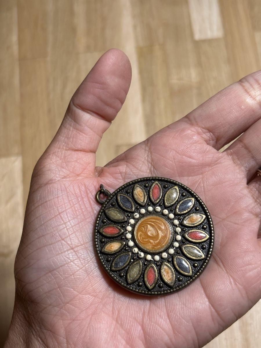 Pendentifs: Ethnic pendant – D'occasion à Confignon par Second_Hand_Ch 1