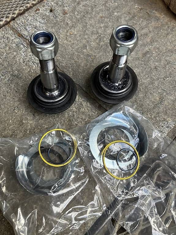 Ford Tutti pezzi di ricambio auto: Querlenker vorne Ford Transit 2006-2014 – Usato da Bern venduto da AlexanderG01 3