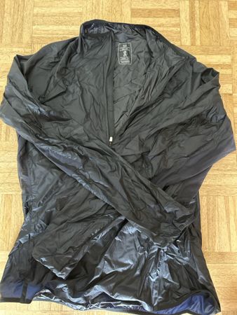 ON Running Wetterjacke Schwarz Grösse L guter Zustand