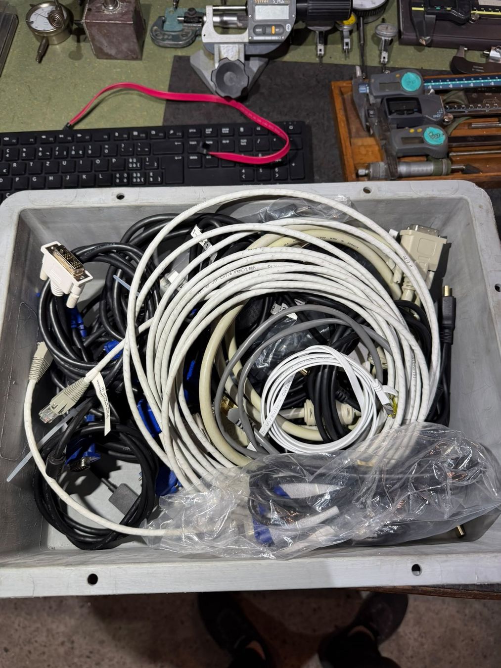 Cavi: Diverse Computerkabel Set verschiedene Typen gebraucht – Usato da Buchs AG venduto da Werkstatt-Shop