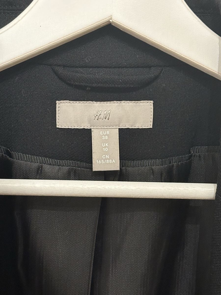 H&M Jacken: H&M Blazer Damen schwarz Grösse S – Gebraucht aus Bern von al.essia 1