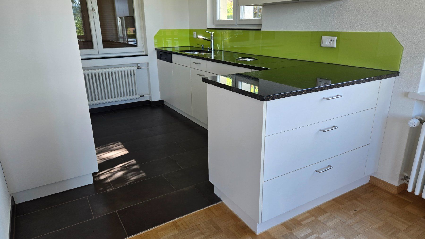 V-Zug Cucine complete: Einbauküche mit Geräte – Usato da Löhningen venduto da Racer78